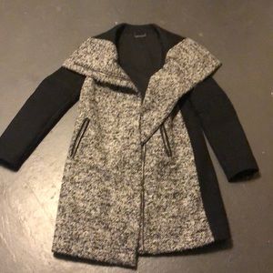 Diane von furstenberg coat preowned size 6 💋
